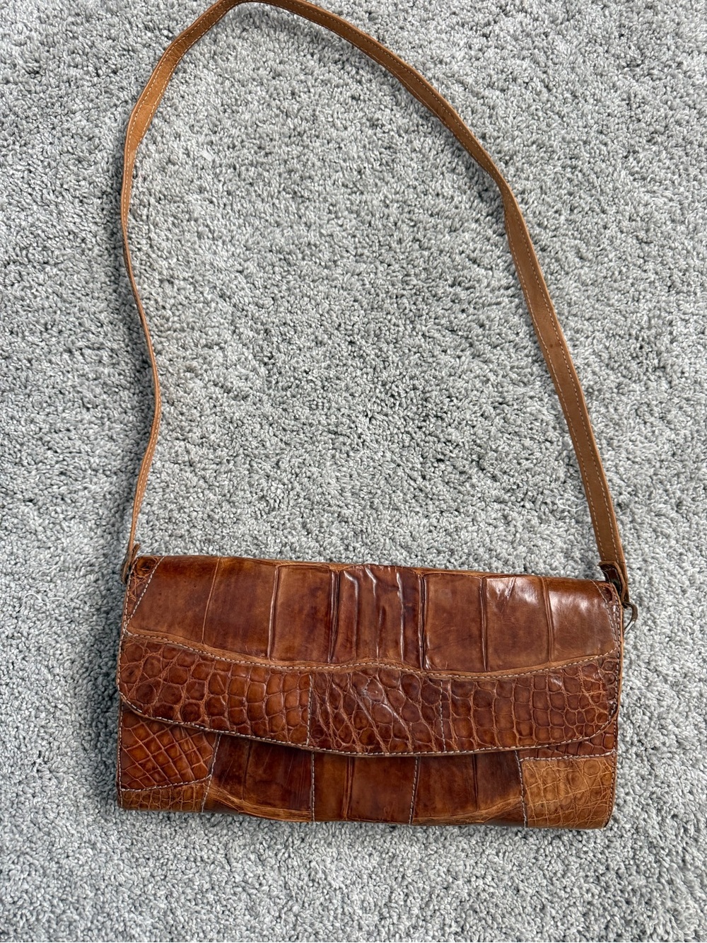 Vintage Brown Croc-Embossed Leather Shoulder Bag mint cond